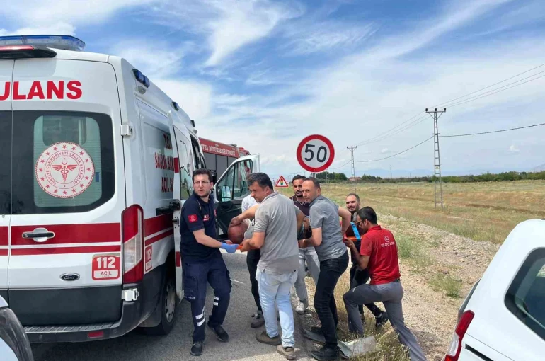 Malatya’da iki hafif ticari araç çarpıştı: 3 yaralı