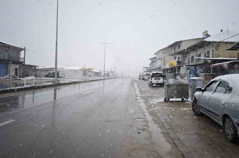 Malatya’da kar yağışı etkisini artırdı