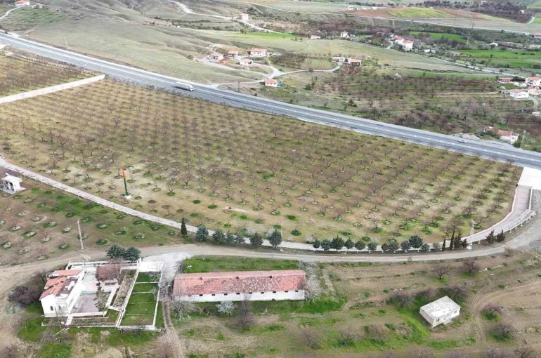 Malatya’da kayısı üreticileri zirai dona karşı önlem alıyor