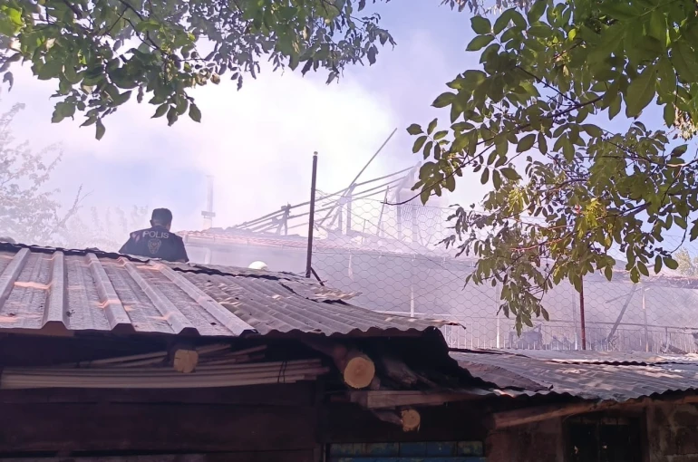 Malatya’da müstakil ev yangında kullanılamaz hale geldi
