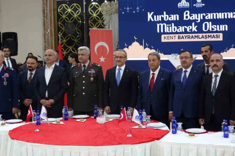 Malatya’da resmi bayramlaşma töreni düzenlendi