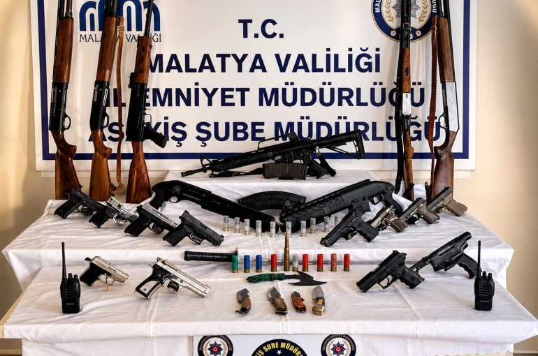 Malatya’da silah teşhirine operasyon: 56 şüpheli yakalandı