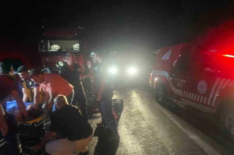 Malatya’da tır ile otomobil çarpıştı: 3 ölü, 1 yaralı