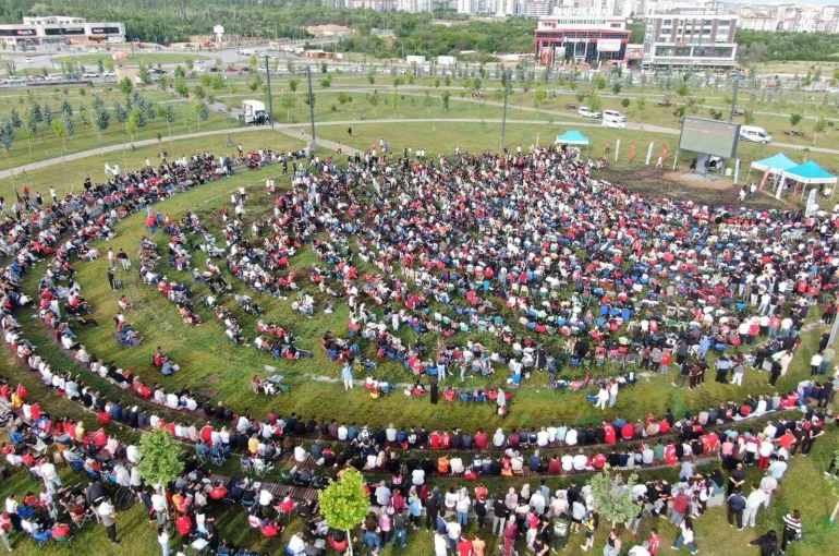 Malatyalılar milli heyecanı Yüzüncü Yıl Kent Parkı’nda yaşadı