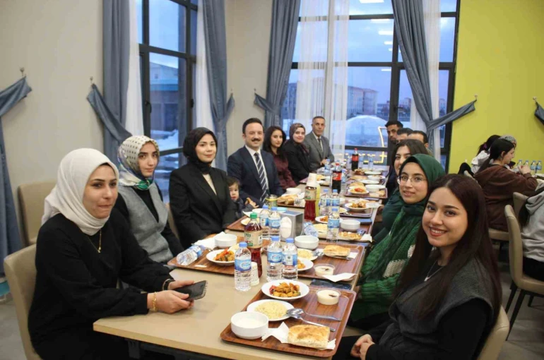Malazgirt Gençlik ve Spor Müdürlüğü’nden anlamlı iftar buluşması