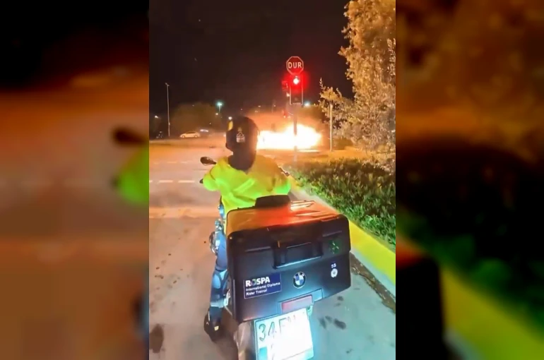 Maltepe Sahili’nde kazada otomobil alev topuna döndü: 2’si ağır 4 yaralı