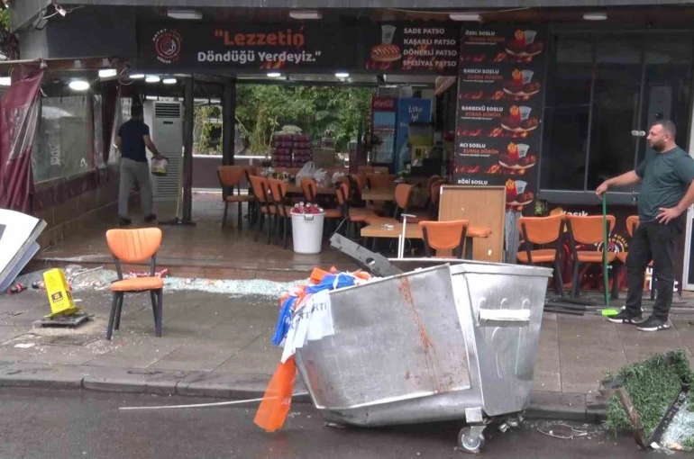 Maltepe’de alkollü sürücü dükkana daldı