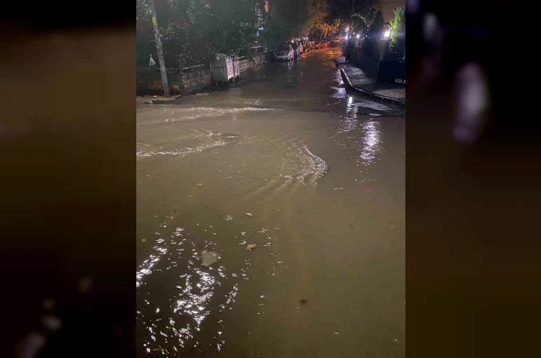 Maltepe’de yollar göle döndü