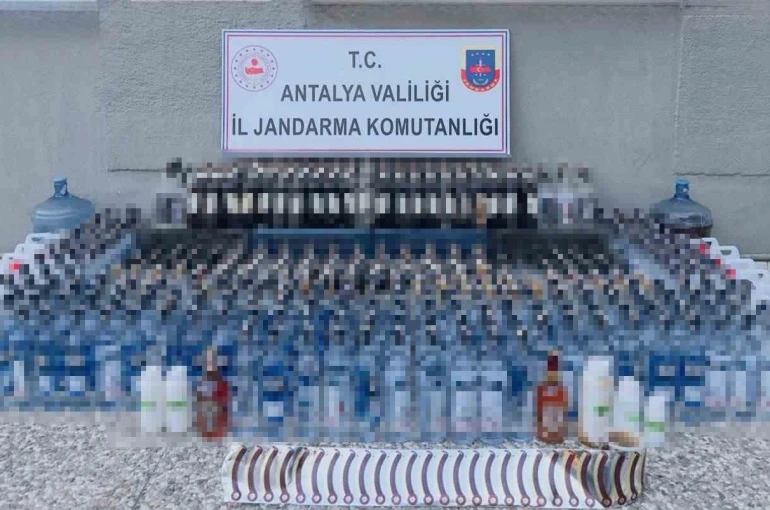 Manavgat’ta kaçak alkol operasyonu: Yüzlerce litre ele geçirildi