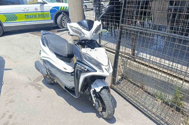 Manavgat’ta motosiklet ile otomobil çarpıştı: 1 yaralı 