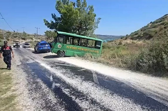 Manavgat’ta safari aracı kaza yaptı: 2 yaralı