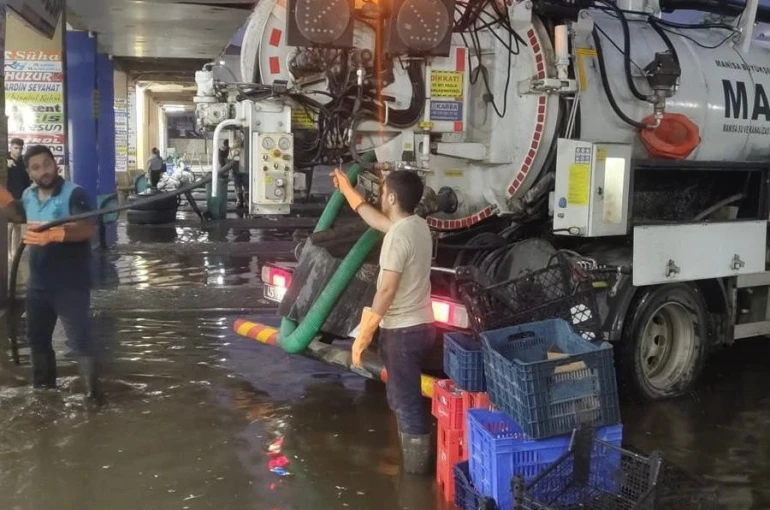 Manisa Büyükşehir Belediyesi’nden Salihli’deki sel mağdurlarına destek