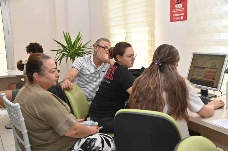 Manisa Büyükşehir’den LGS adaylarına ücretsiz tercih desteği