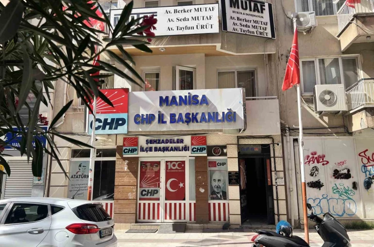 Manisa CHP İl Başkanlığı’nda kavga: 1 yaralı