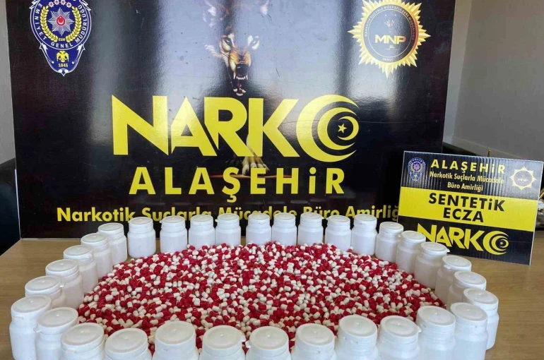 Manisa’da bin 803 sentetik ecza hap ele geçirildi