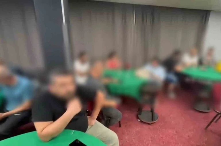 Manisa’da düğün salonu görünümlü kumarhaneye baskın