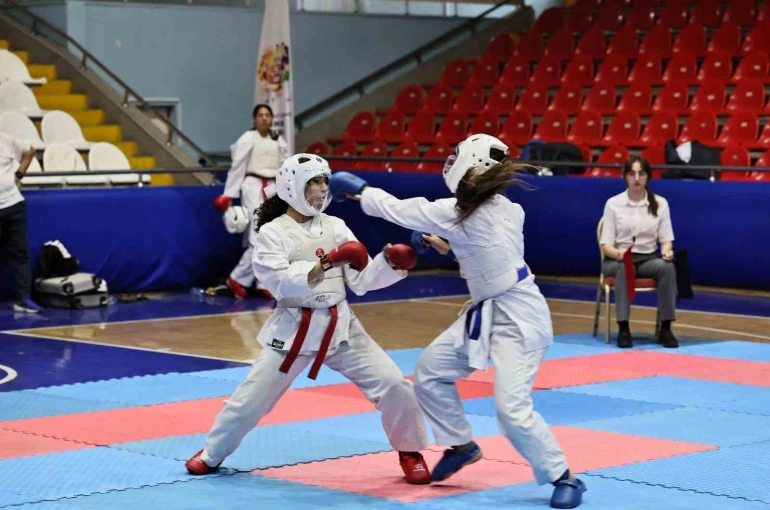 Manisa’da düzenlenen ANALİG Karate Müsabakaları tamamlandı