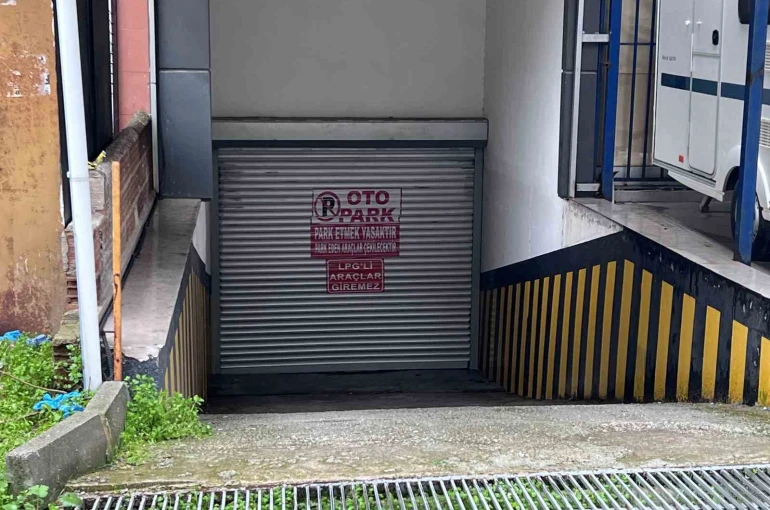 Manisa’da otopark girişinde bir kişi ölü bulundu 