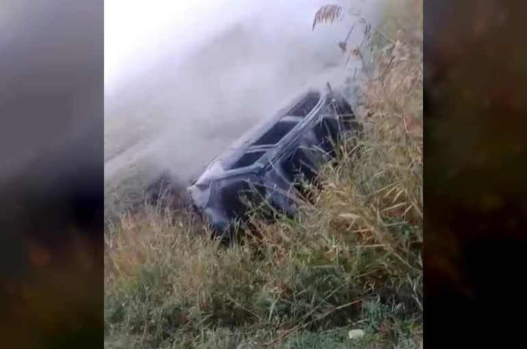 Manisa’da takla atan otomobil alev aldı: Sürücü yara almadan kurtuldu 