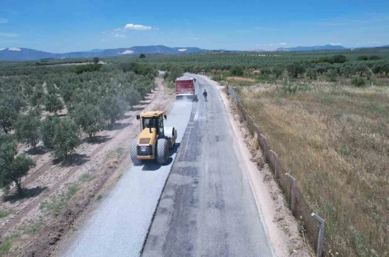 Manisa’da yollar yenileniyor