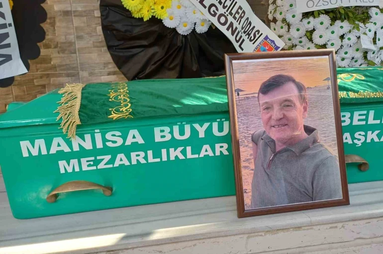 Manisa’daki patlamada hayatını kaybeden tesis sahibi toprağa verildi 