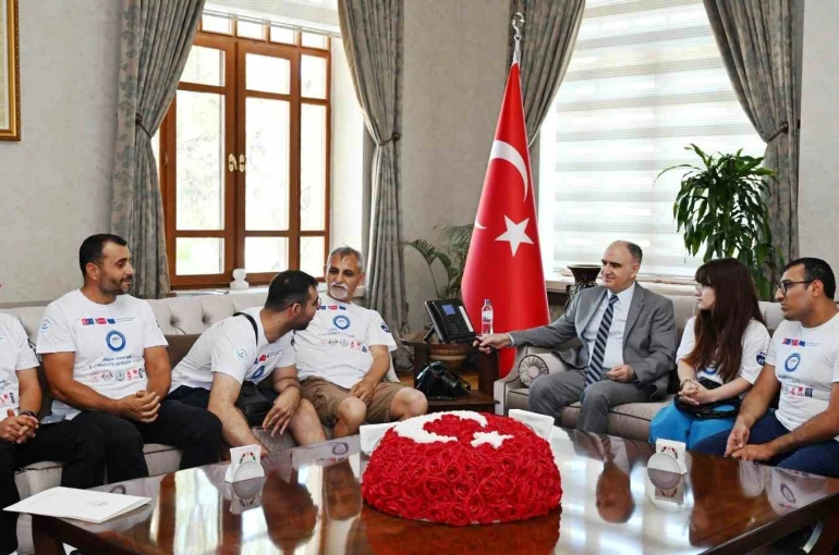Manisalı engelli yüzücüler Macaristan yolcusu