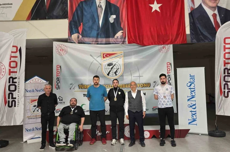 Manisalı Samet Akça’dan Türkiye Şampiyonası’nda madalya yağmuru