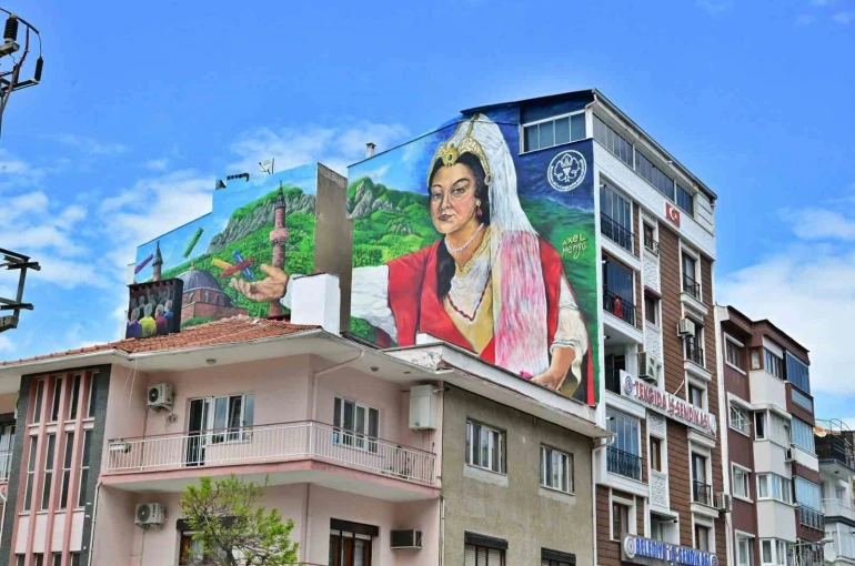 Manisa’nın sokakları sanatla renkleniyor