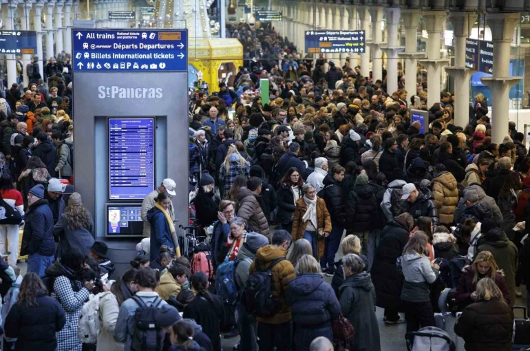 Manş Tüneli’nde elektrik arızası: Londra ile Avrupa arasındaki tren seferleri iptal