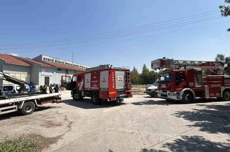 Mantar tesisindeki ilaçlama dumanını yangın zanneden vatandaşlar ekipleri harekete geçirdi 