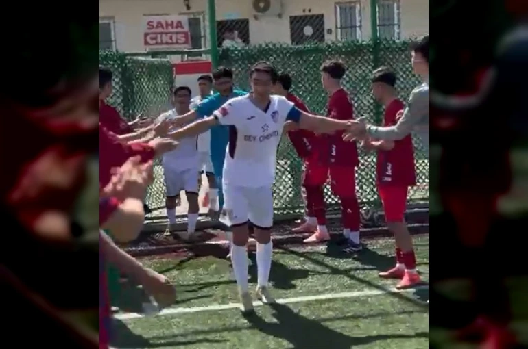 Mardin 1969’lu gençler Elazığspor’u alkışladı