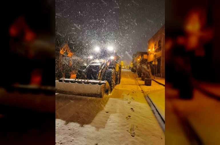 Mardin Büyükşehir Belediyesinden karla mücadele çalışmaları