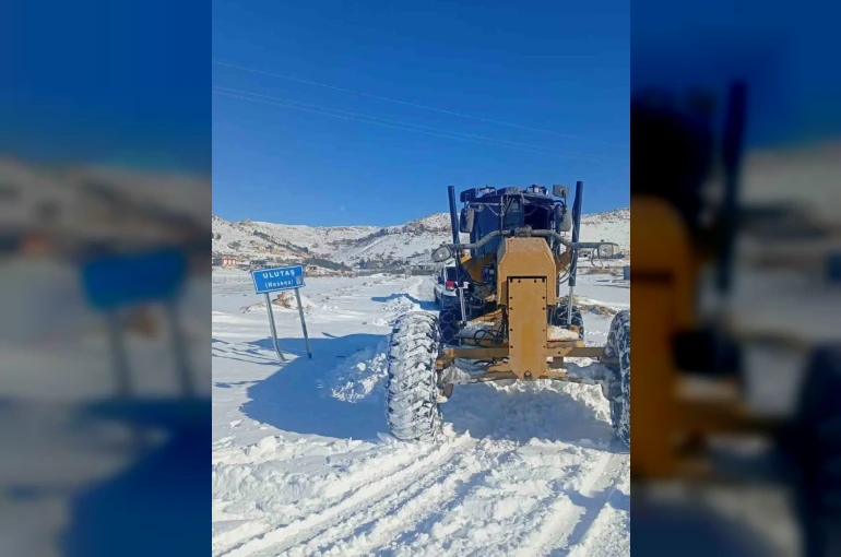 Mardin Büyükşehir Belediyesi’nden Mazıdağı’nda kar seferberliği