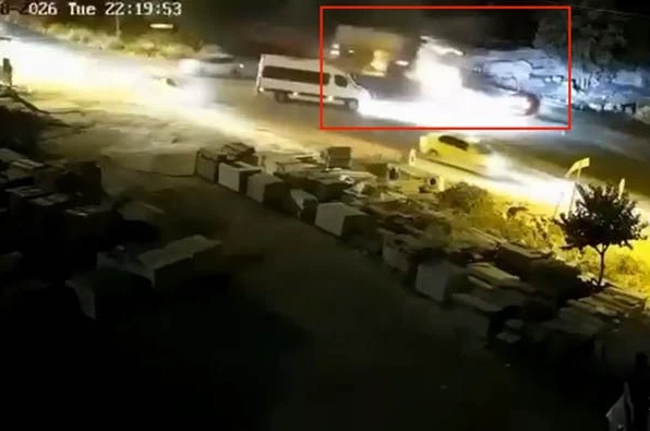 Mardin’de 3 kişinin öldüğü kazanın güvenlik kamerası görüntüleri ortaya çıktı