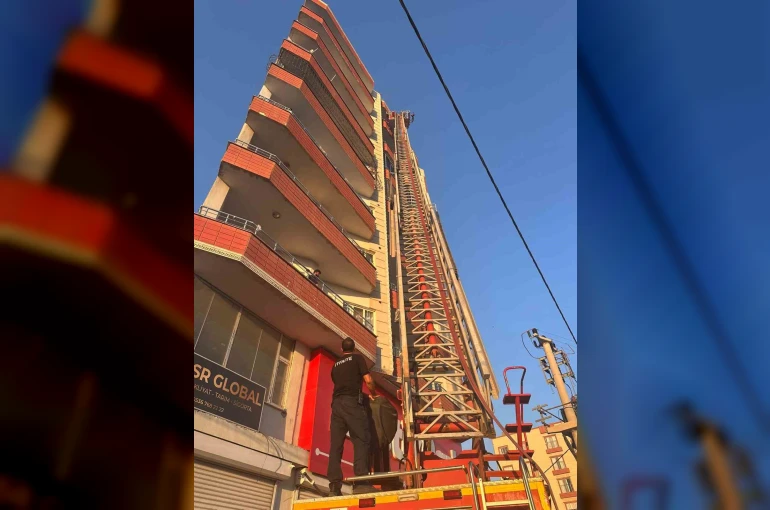 Mardin’de apartman dairesinde çıkan yangın söndürüldü