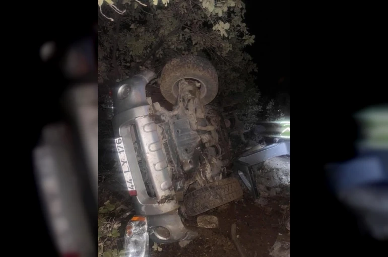 Mardin’de devrilen pikapta 2’si çocuk 6 kişi yaralandı