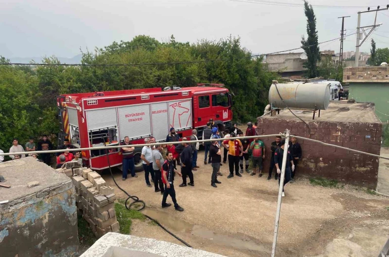 Mardin’de evde çıkan yangında 4 kişi dumandan etkilendi