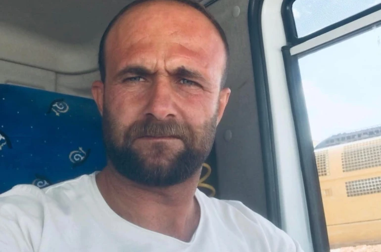 Mardin’de kamyon ile tırın çarpıştığı kazada sürücü hayatını kaybetti