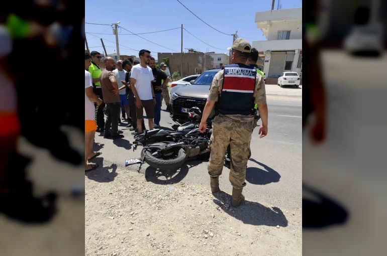 Mardin’de motosiklet ile otomobil çarpıştı: 1 yaralı