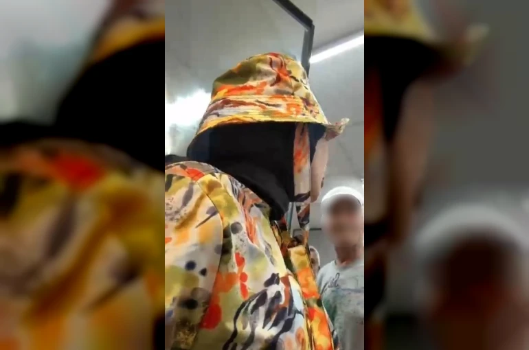 Markette başörtülü kadınlara kıyafetleri üzerinden sözlü taciz