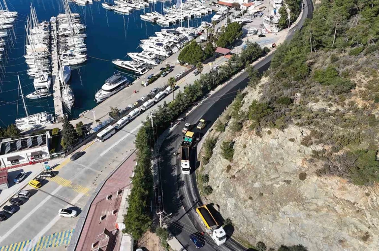 Marmaris Adaköy yolu yeniledi