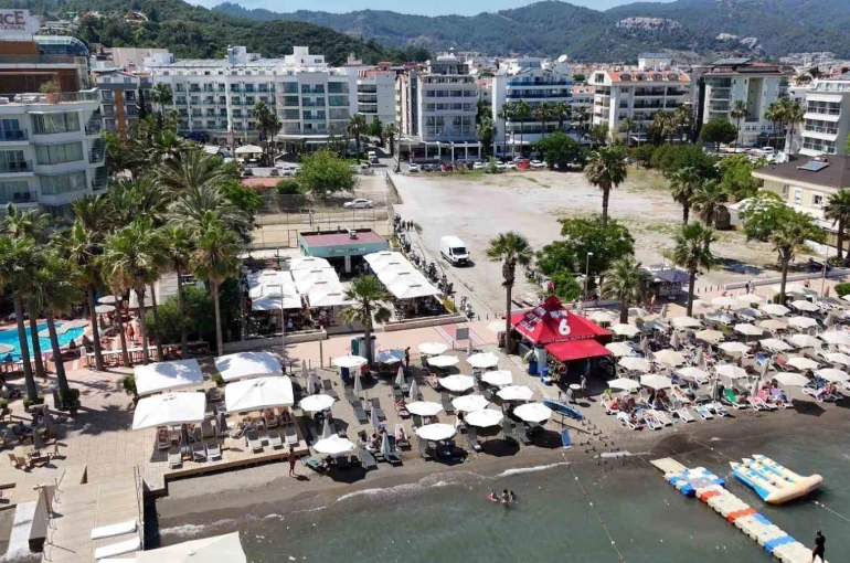 Marmaris Belediyesi’nin kafesi vatandaşların gözdesi oldu