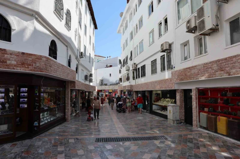 Marmaris çarşı bölgesinde çalışmalarda sona gelindi