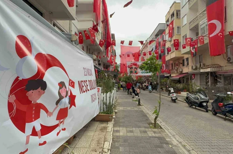 Marmaris’te 105 Sokak’ta bayram coşkusu büyüdü