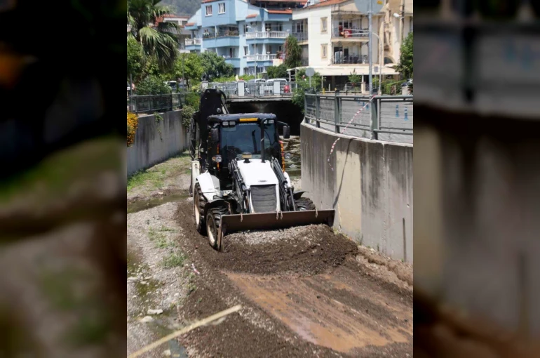 Marmaris’te 15 bin 200 metre dere temizliği yapıldı 