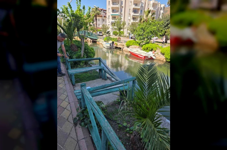 Marmaris’te ahşap korkuluklara zarar veren şahıslar tespit edilecek
