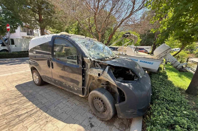 Marmaris’te terk edilmiş araçlar ve hurdalar toplanacak