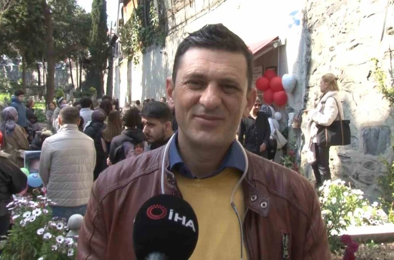 Mattia Ahmet Minguzzi’nin ailesi, doğum günü olan 23 Nisan’da çocuklarının mezarını ziyaret etti