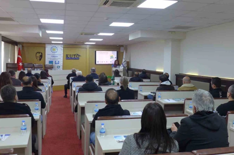 Mavi Bayrak ve Yeşil Anahtar Programları Bilgilendirme Toplantısı KUTO’da yapıldı