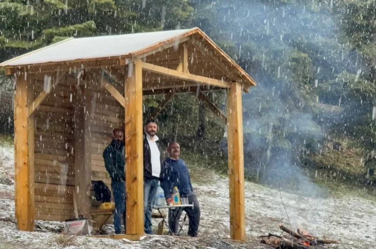 Mayıs’ta kar sürprizi: Doğa beyaza büründü